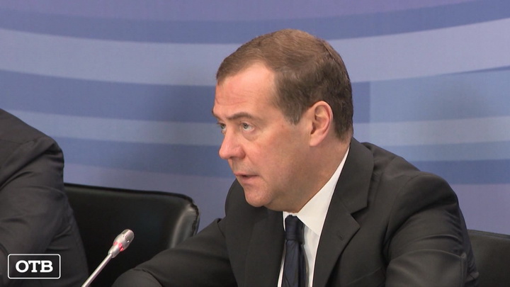 Дмитрий Медведев призвал ужесточить контроль за соблюдением ПДД