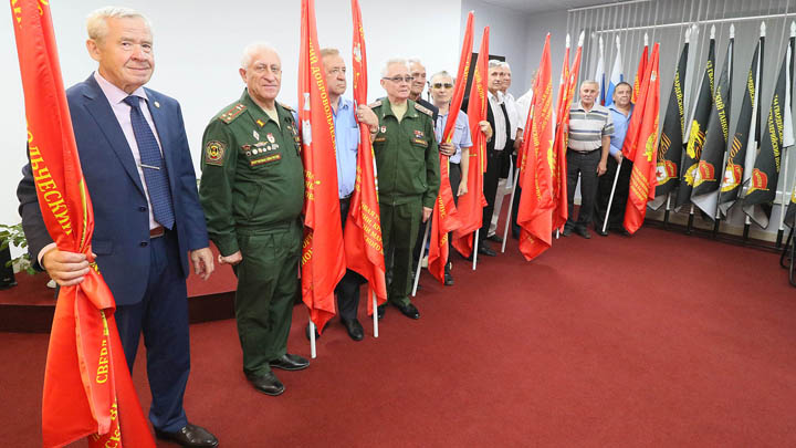 В Екатеринбурге отметили 76-ю годовщину первого боя УДТК