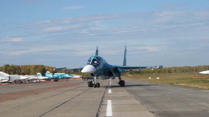 Быстрее звука: в ЦВО поступили истребители-бомбардировщики Су-34