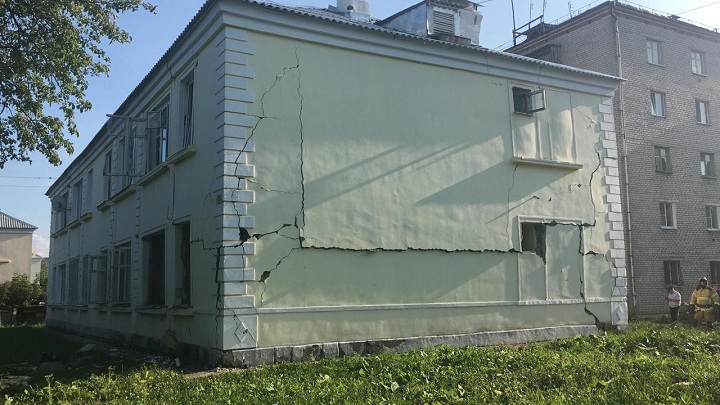 Последствия взрыва газа в многоквартирном доме посёлка Буланаш Свердловской области: фото