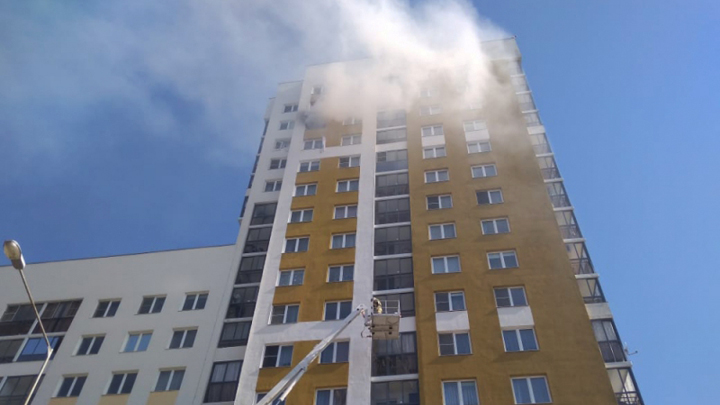 В Екатеринбурге прогремел взрыв на улице Мехренцева, есть пострадавшие