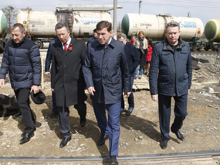 По поручению Евгения Куйвашева финансирование строительства путепровода в Верхнем Дуброво увеличат
