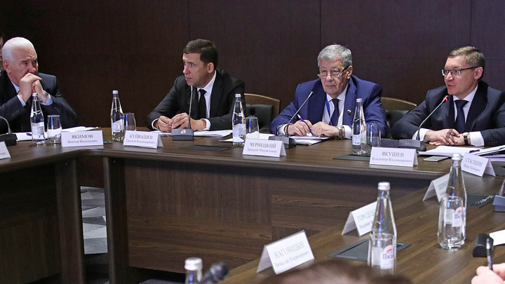 В Екатеринбурге прошло выездное совещание комитета Совета Федерации