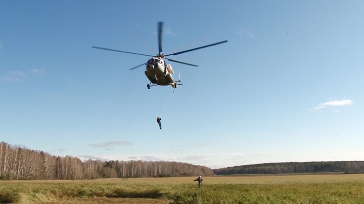 Курсанты авиабазы охраны лесов сдали экзамен на высоте 30 метров