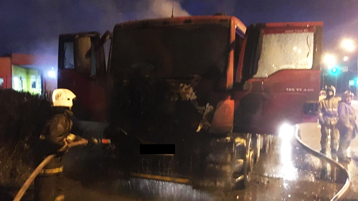 На шоссе под Нижним Тагилом сгорел грузовик МАН
