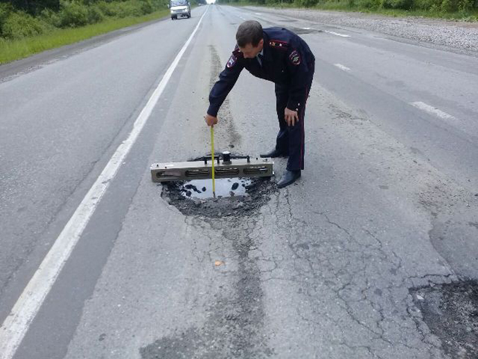 На дороге Екатеринбург – Реж – Алапаевск ликвидированы опасные выбоины