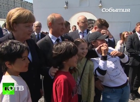 Екатеринбургская школьница случайно познакомилась с Путиным и Меркель