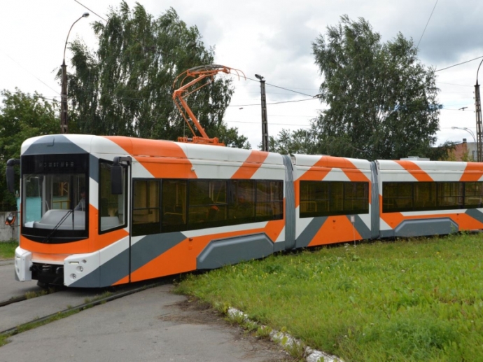В Екатеринбурге начались испытания низкопольного трамвая