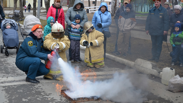 В Екатеринбурге под бой барабанов отметили День пожарной охраны