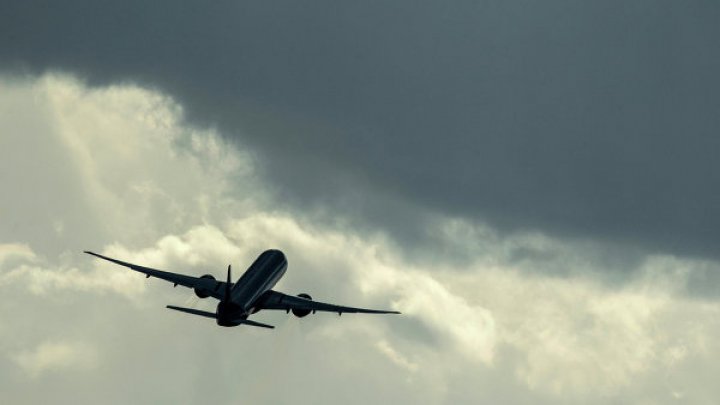 В Екатеринбурге экстренно сел самолёт: пассажир госпитализирован