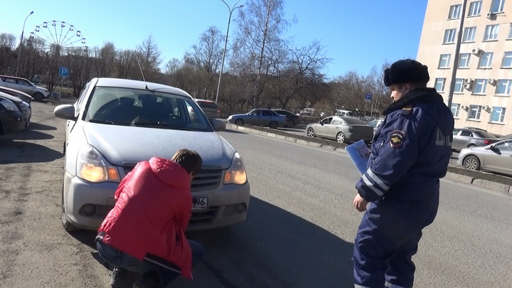 ГИБДД Екатеринбурга вышла на борьбу с грязными автомобильными номерами