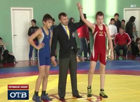 В Екатеринбурге стартовал турнир по греко-римской борьбе