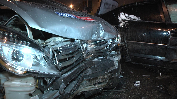 В Екатеринбурге каршеринговый автомобиль попал в тройное ДТП