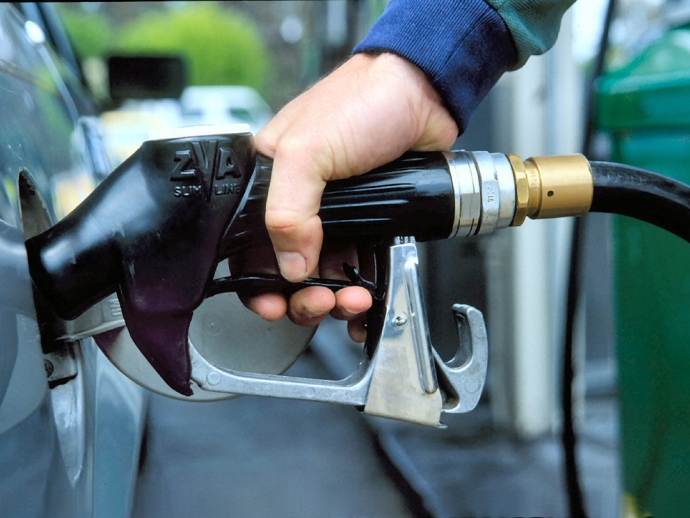 С 1 апреля в России повышаются розничные цены на бензин