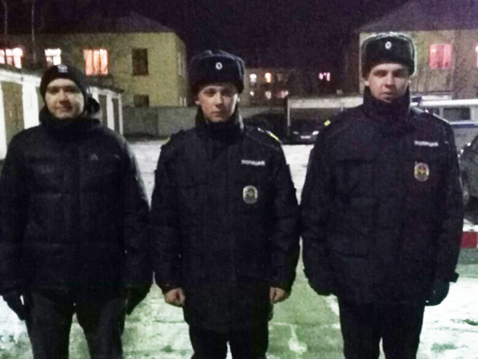 Полицейские Нижнего Тагила помогли трёхлетнему малышу, замерзавшему на улице