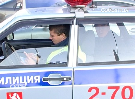 Российским водителям могут запретить курение за рулём
