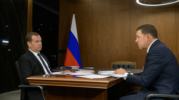 Дмитрий Медведев поддержал идею Евгения Куйвашева по корректировке СанПиНов