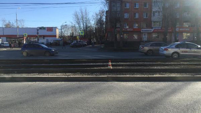 В Екатеринбурге юный «зацепер» разбил голову при падении с трамвая