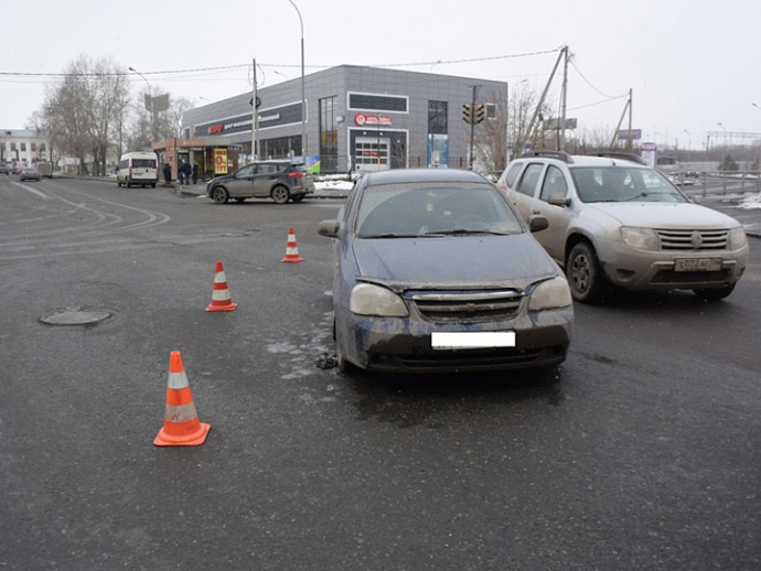 В Екатеринбурге водитель сбил 17-летнюю девушку