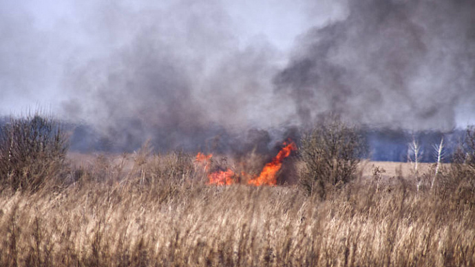 Пожарные защитили от огня деревню и село под Красноуфимском