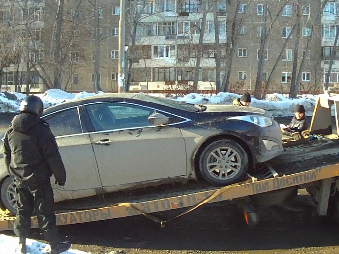 В Екатеринбурге приставы арестовали у должника вторую машину за неделю