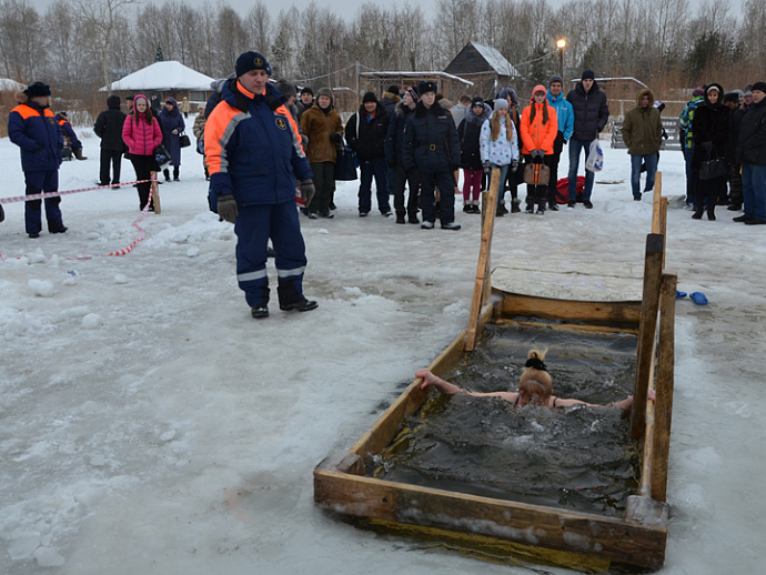 Крещенские купания на Среднем Урале проходят без происшествий