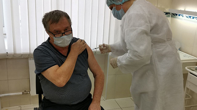 На Среднем Урале ввели обязательную вакцинацию от коронавируса для граждан от 60 лет