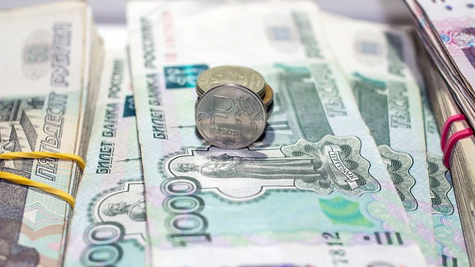 Средняя зарплата по Свердловской области выросла до 34 тысяч рублей