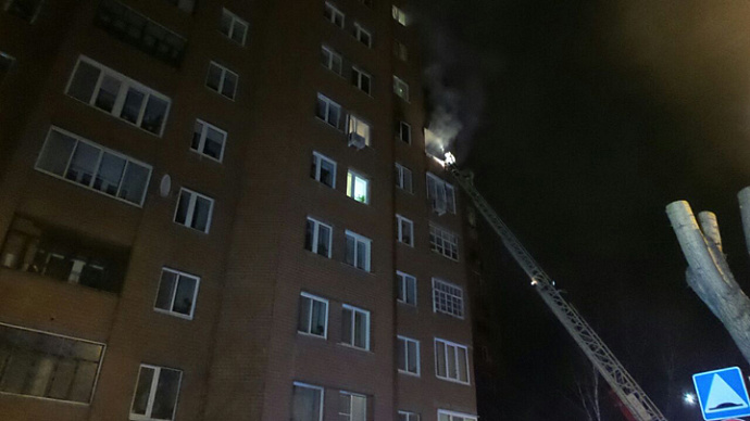 В Екатеринбурге из-за пожара на лоджии эвакуировались 52 человека