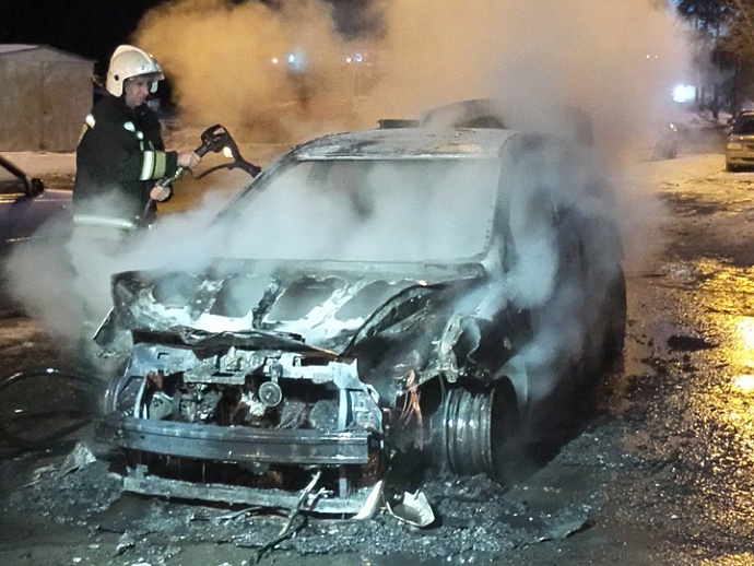 В Екатеринбурге на Вторчермете среди ночи выгорела «Киа-Рио»