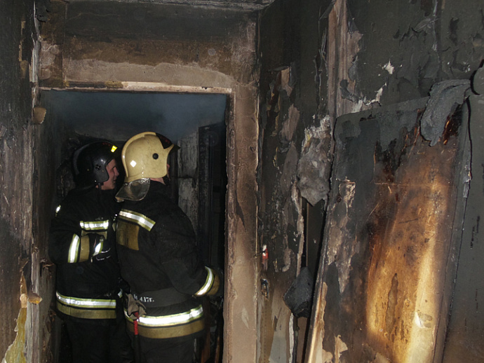 В Екатеринбурге сгорела квартира на улице Пальмиро Тольятти