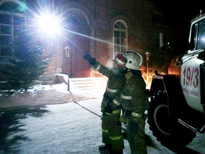 В Свердловской области предотвратили крупный пожар в храме