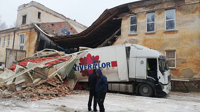 В Дегтярске обрушилось здание овощехранилища