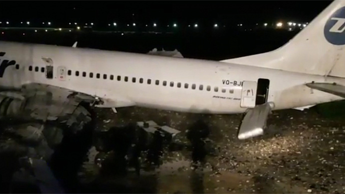 В аэропорту Сочи самолёт загорелся после приземления, есть пострадавшие