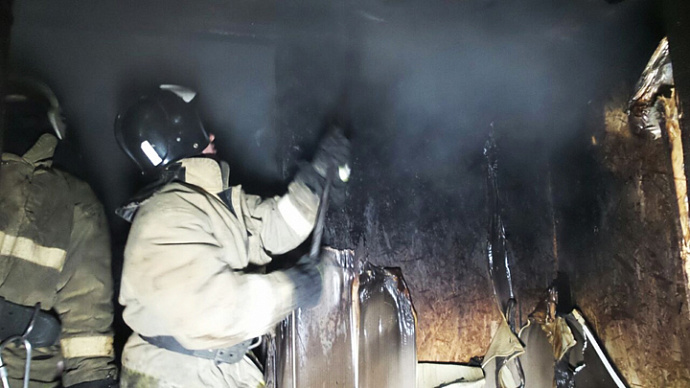 В центре Екатеринбурга ночью сгорел киоск для продажи шаурмы