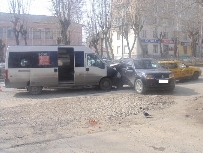 Уволен водитель маршрутки, спровоцировавший массовое ДТП в Екатеринбурге