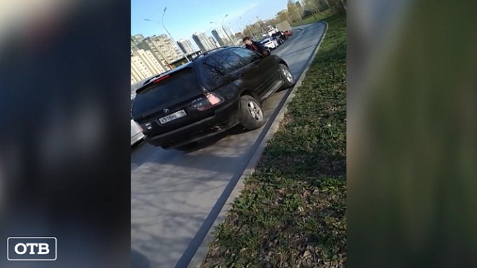 В Екатеринбурге автохам на BMW x5 избежал жёсткого наказания за наезд на велосипедиста
