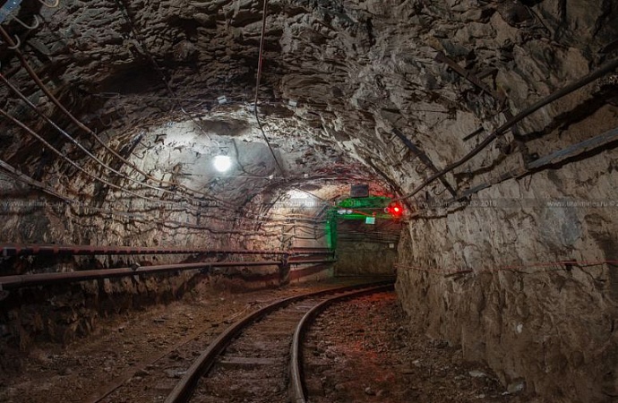 В Свердловской области из-под завалов в шахте спасли горняка