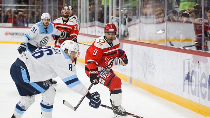Хоккеисты «Автомобилиста» не пропустили «Сибирь» в плей-офф