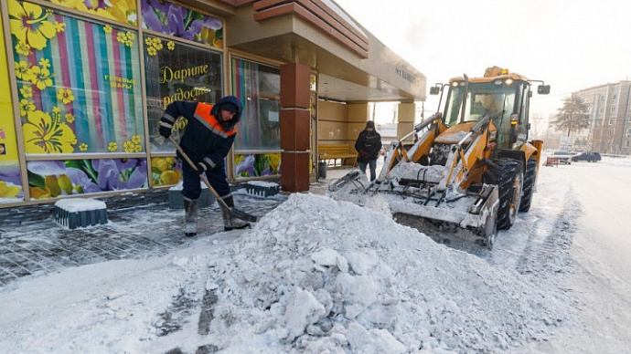 Из Екатеринбурга за день вывезли более 12 тысяч тонн снега