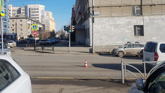 В Екатеринбурге ВАЗ сбил подростка под окнами отдела полиции