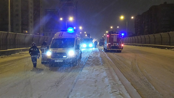 В Екатеринбурге «Газель» сбила рабочего, чистившего дорогу от снега