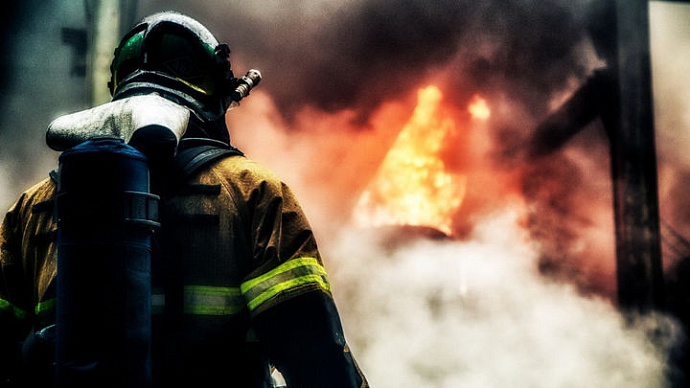 В Каменске-Уральском горе-мастер спалил чужой дом при ремонте газовой плиты