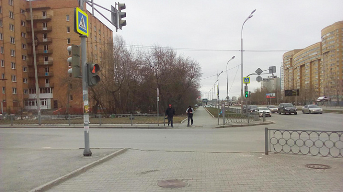 В Екатеринбурге ищут водителя, который сбил пешехода на Токарей