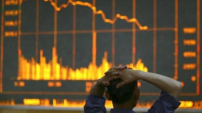 Из-за падения цен на нефть пострадал российский фондовый рынок: доллар дороже 75 рублей