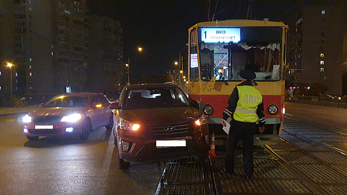 В Екатеринбурге маленький ребёнок пострадал в ДТП с трамваем
