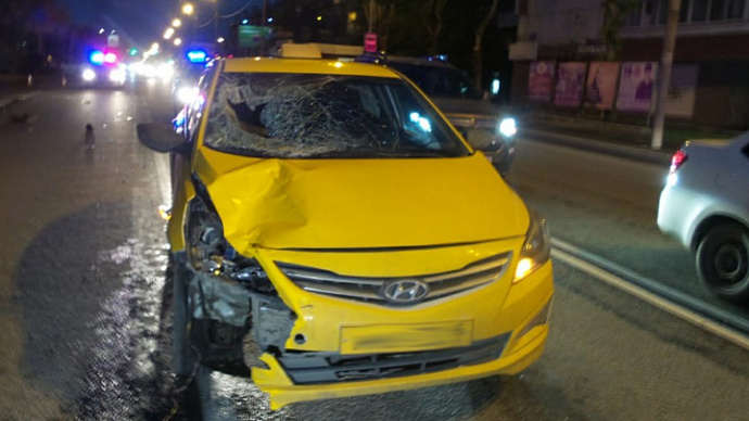 В Екатеринбурге таксист сбил насмерть пешехода возле пивной лавки
