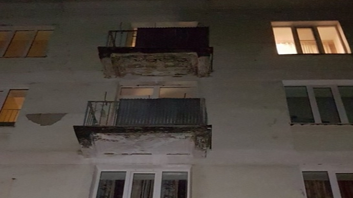 Ночью на Химмаше пьяный отец выкинул сына из окна