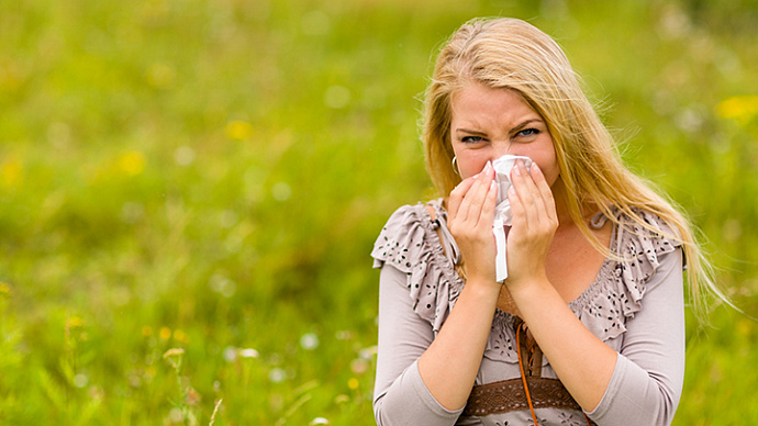 Специалисты рассказали об отличиях COVID-19 от сезонной аллергии