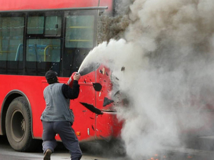 Водитель автобуса «Каменск-Уральский – Екатеринбург» спас пассажиров от пожара